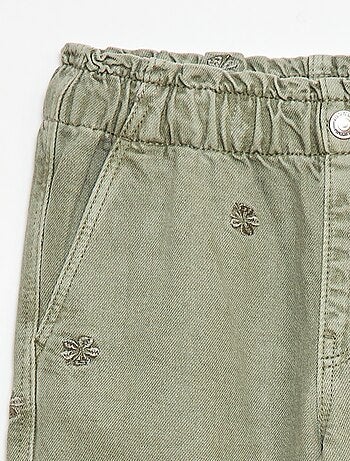 Jeans de perna larga com padrão bordado