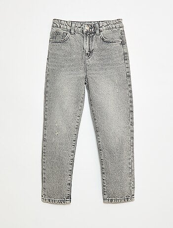 Jeans direitos com abrasões fantasia