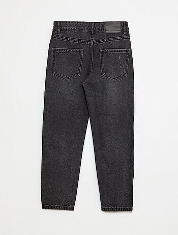 Jeans direitos com abrasões fantasia
