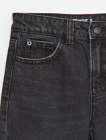 Jeans direitos com abrasões fantasia