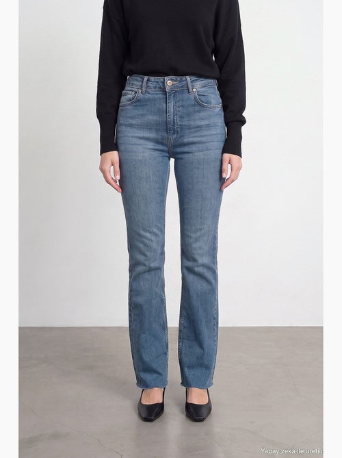 Jeans feminino de perna reta dilvin - Kiabi Jeans feminino de perna reta dilvin - Kiabi