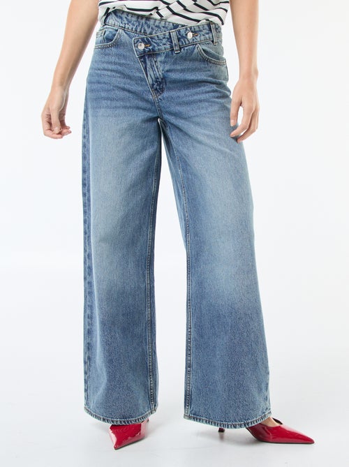 Jeans largos com abertura dupla abotoada - Kiabi