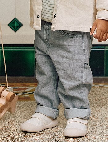 Jeans largos com cintura ajustável