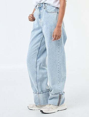 Jeans largos com dobra