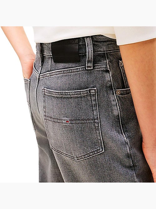 Jeans Mom Afunilados Cinzentos para Mulher Tommy Hilfiger DW0DW20648 - Kiabi Jeans Mom Afunilados Cinzentos para Mulher Tommy Hilfiger DW0DW20648 - Kiabi