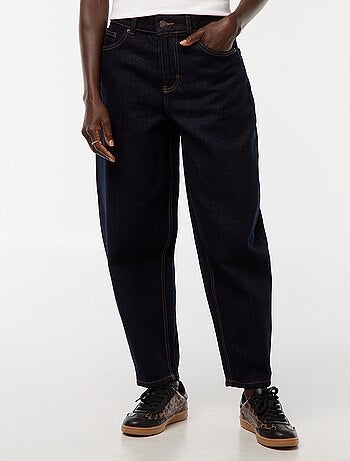 Jeans mom de cintura subida