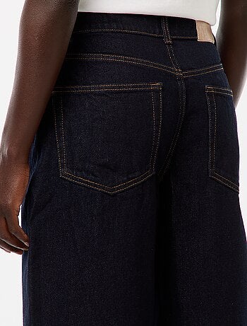 Jeans mom de cintura subida