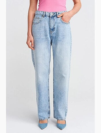 Jeans mom de cintura subida e perna reta dilvin
