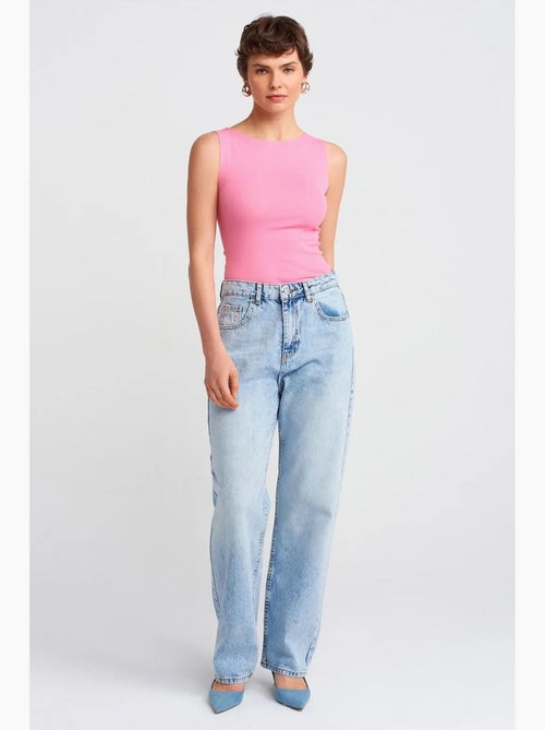Jeans mom de cintura subida e perna reta dilvin - Kiabi Jeans mom de cintura subida e perna reta dilvin - Kiabi