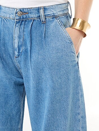 Jeans palazzo de corte largo e cintura subida