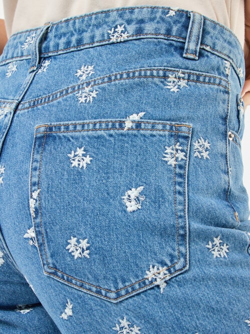 Jeans Regular Bordados - Kiabi