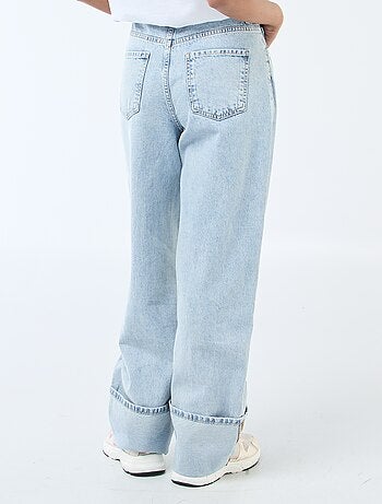 Jeans regular / cintura standard com bainhas largas