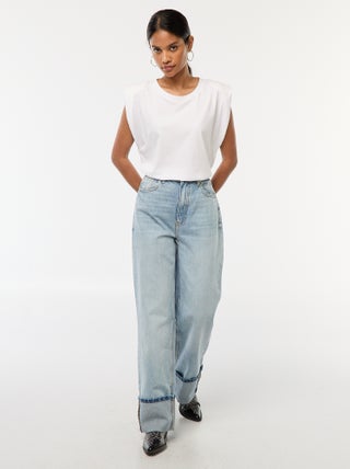 Jeans regular / cintura subida com dobra larga na bainha