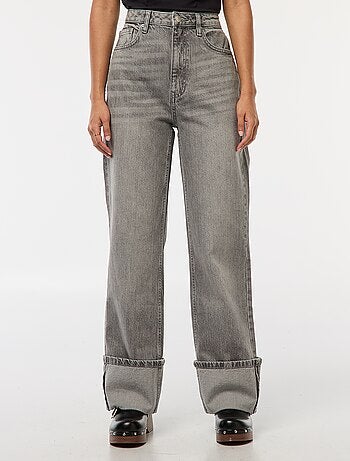 Jeans regular / cintura subida com dobra larga na bainha