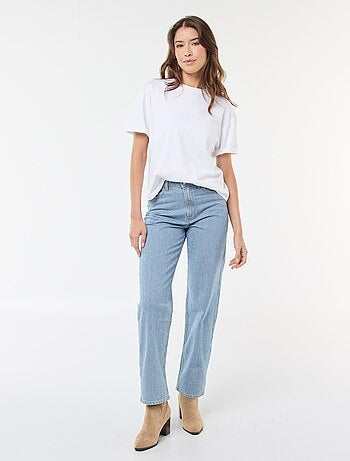 Jeans regular com linhas em algodão