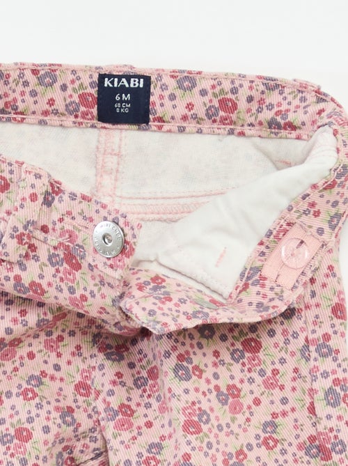 Jeans slim com padrão floral - Kiabi