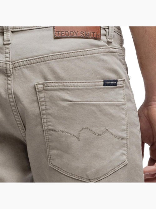 Jeans slim fit kaki para homem teddy smith rock - Kiabi Jeans slim fit kaki para homem teddy smith rock - Kiabi