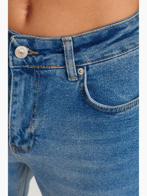 Jeans slim straight de cintura subida para mulher dilvin - Kiabi Jeans slim straight de cintura subida para mulher dilvin - Kiabi
