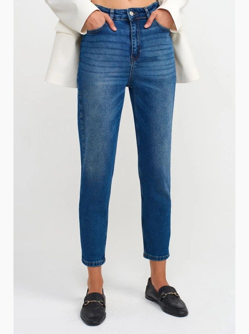 Jeans slim straight de cintura subida para mulher dilvin - Kiabi Jeans slim straight de cintura subida para mulher dilvin - Kiabi