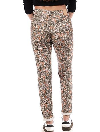 Jeans slim pretos kaporal camie para mulher