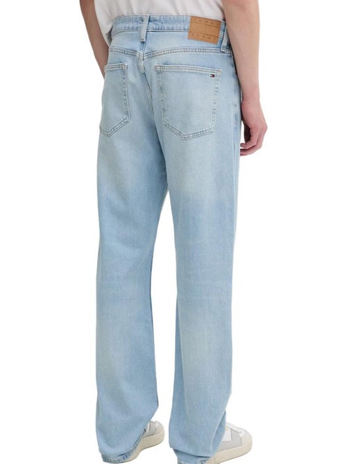 Jeans Tommy Hilfiger Otis Straight de Homem Azul Claro - Kiabi Jeans Tommy Hilfiger Otis Straight de Homem Azul Claro - Kiabi