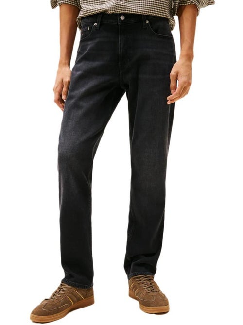 Jeans tommy hilfiger ryan de corte reto preto para homem - Kiabi Jeans tommy hilfiger ryan de corte reto preto para homem - Kiabi