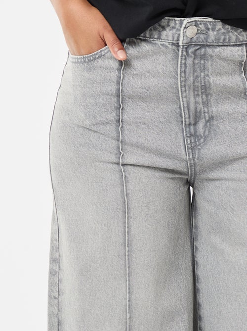 Jeans wide leg de cintura alta com pregas frontais - Kiabi