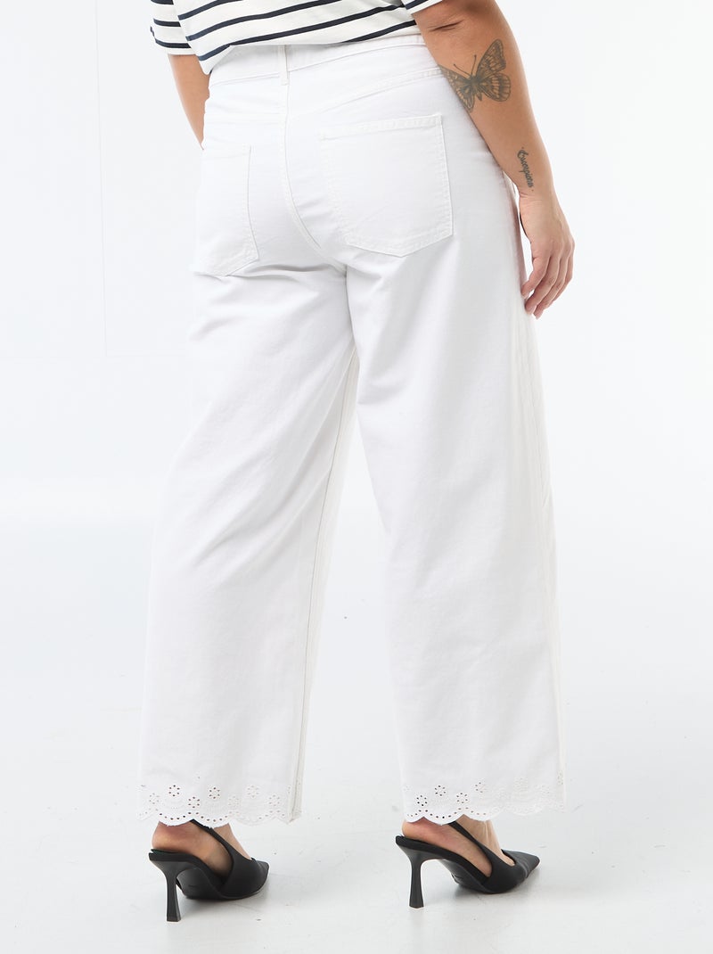 Jeans wide leg de cintura subida com bolsos aplicados à frente e atrás Branco - Kiabi
