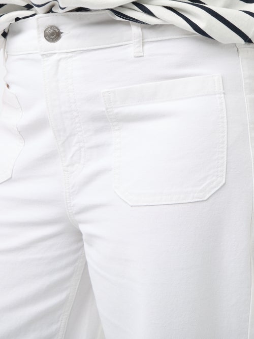 Jeans wide leg de cintura subida com bolsos aplicados à frente e atrás - Kiabi