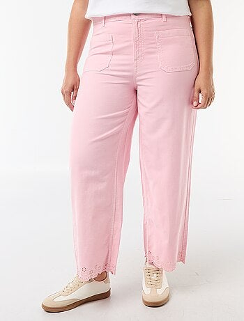 Jeans wide leg de cintura subida com bolsos aplicados à frente e atrás