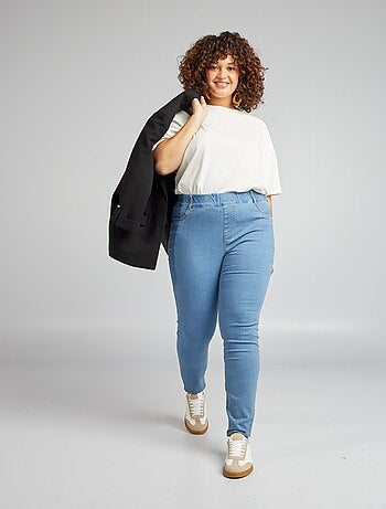 Jeggings elásticas com cintura subida e corte direito