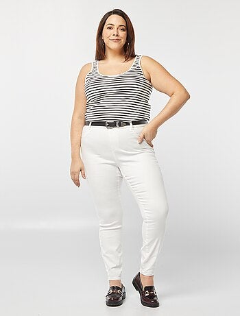 Jeggings elásticas com cintura subida e corte direito