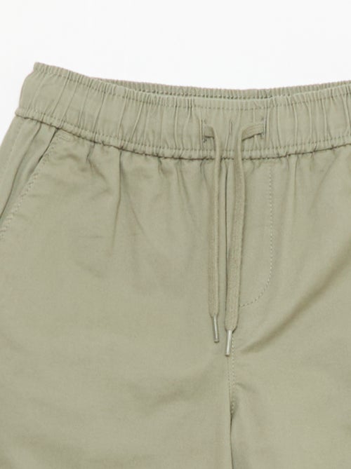 Jogpant liso com bainhas - Kiabi