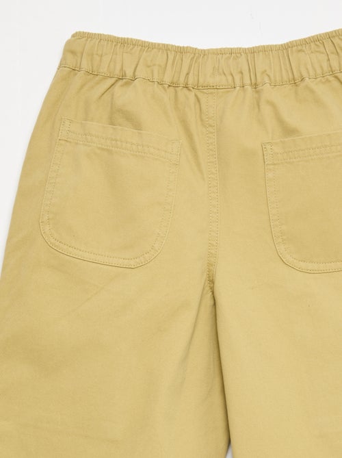 Jogpants com bolsos aplicados laterais - Kiabi Jogpants com bolsos aplicados laterais - Kiabi