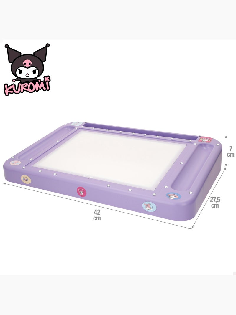 Kuromi mesa de desenho com luz e acessórios +3 anos N/D - Kiabi