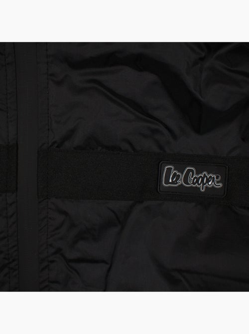 Lee cooper - parka com fecho de correr e capuz com acabamento em pele sintética - Kiabi Lee cooper - parka com fecho de correr e capuz com acabamento em pele sintética - Kiabi