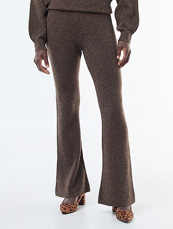 Legging canelado em material suave