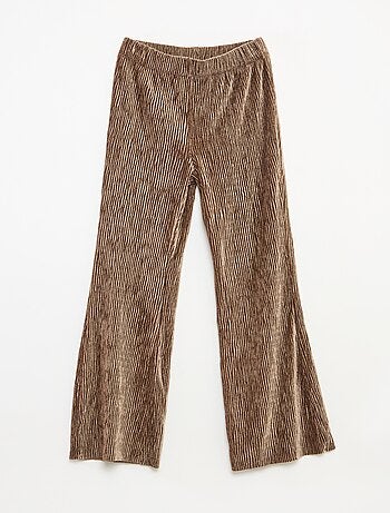 Legging flare fit em textura de veludo