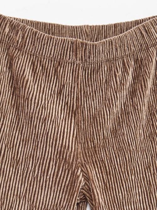 Legging flare fit em textura de veludo - Kiabi