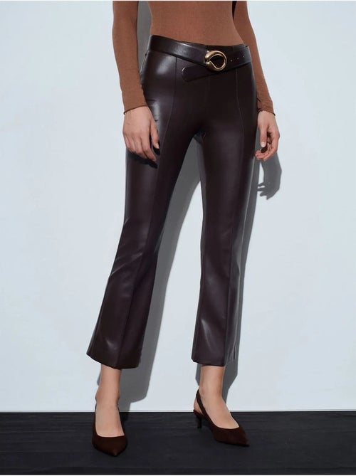 Leggings boca de sino em pele sintética de cintura subida dilvin - Kiabi Leggings boca de sino em pele sintética de cintura subida dilvin - Kiabi