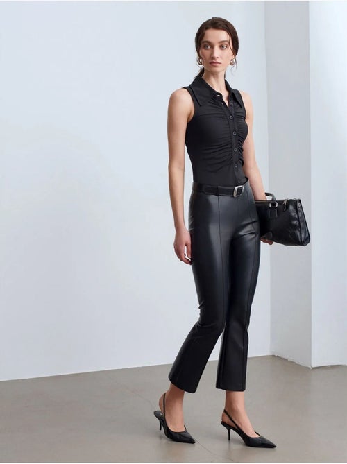 Leggings boca de sino em pele sintética de cintura subida dilvin - Kiabi Leggings boca de sino em pele sintética de cintura subida dilvin - Kiabi