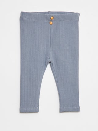Leggings caneladas com botões