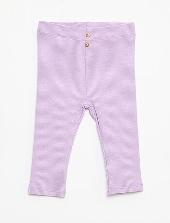 Leggings caneladas com botões