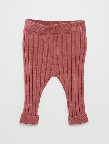 Leggings caneladas + meias com bordado