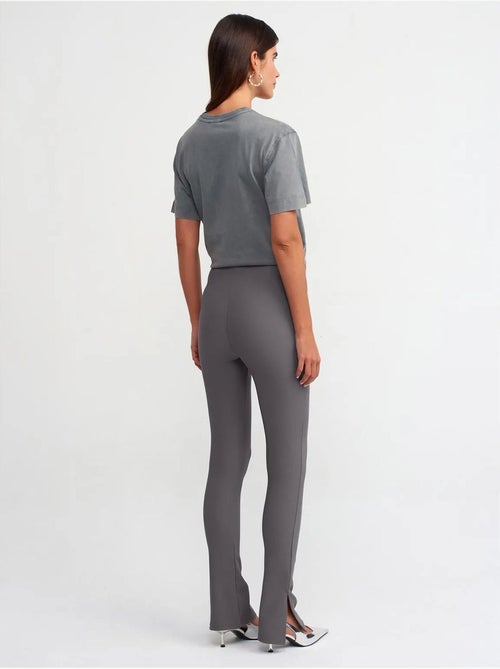 Leggings de cintura subida à boca de sino com racha dilvin - Kiabi Leggings de cintura subida à boca de sino com racha dilvin - Kiabi