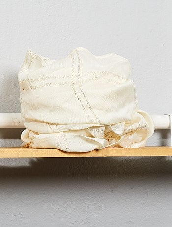 Lenço com fios dourados e pompons - Kiabi