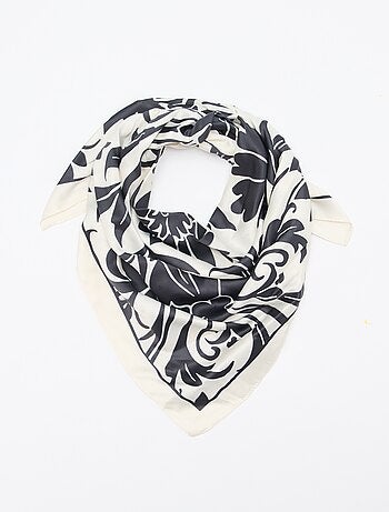 Lenço de cetim fantasia (65x65 cm)