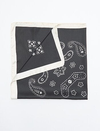 Lenço estampado \'bandana\'