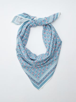 Lenço grande estampado