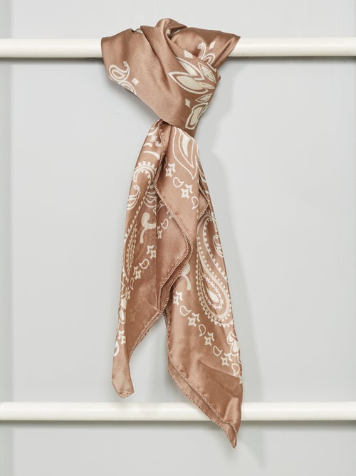 Lenço quadrado de efeito acetinado estampado - Kiabi